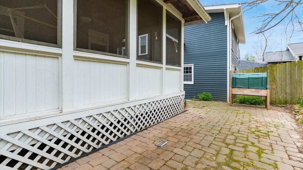 23-zj 337 N Pearl St111