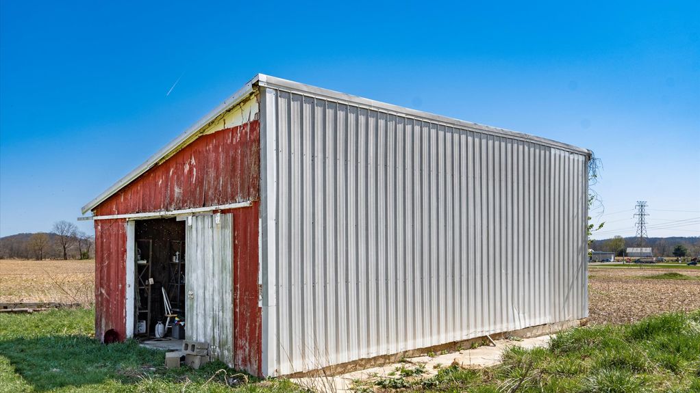 24-zj 12428 North St074-2