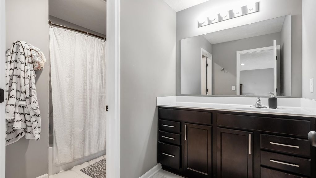 24-zj 199 Auburn Dr100