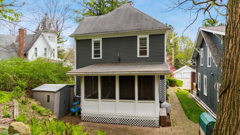 24-zj 337 N Pearl St115