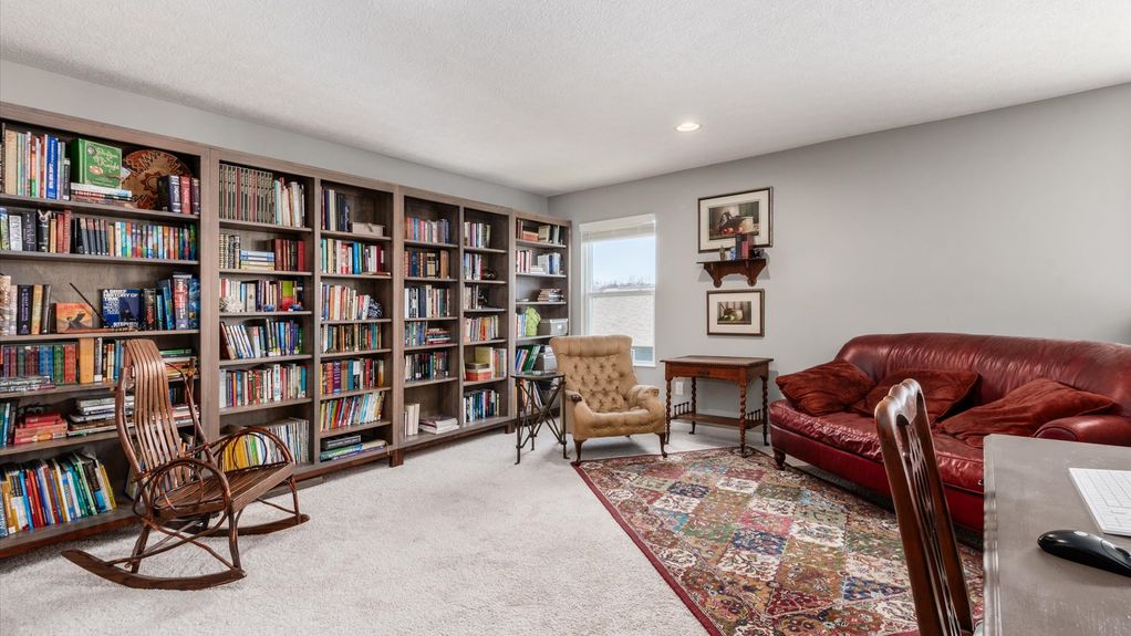 25-zj 199 Auburn Dr102