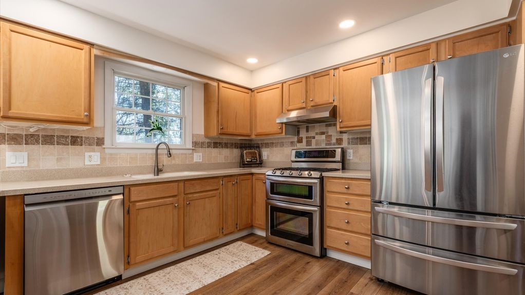 37-zj 161 Wildwood Dr027