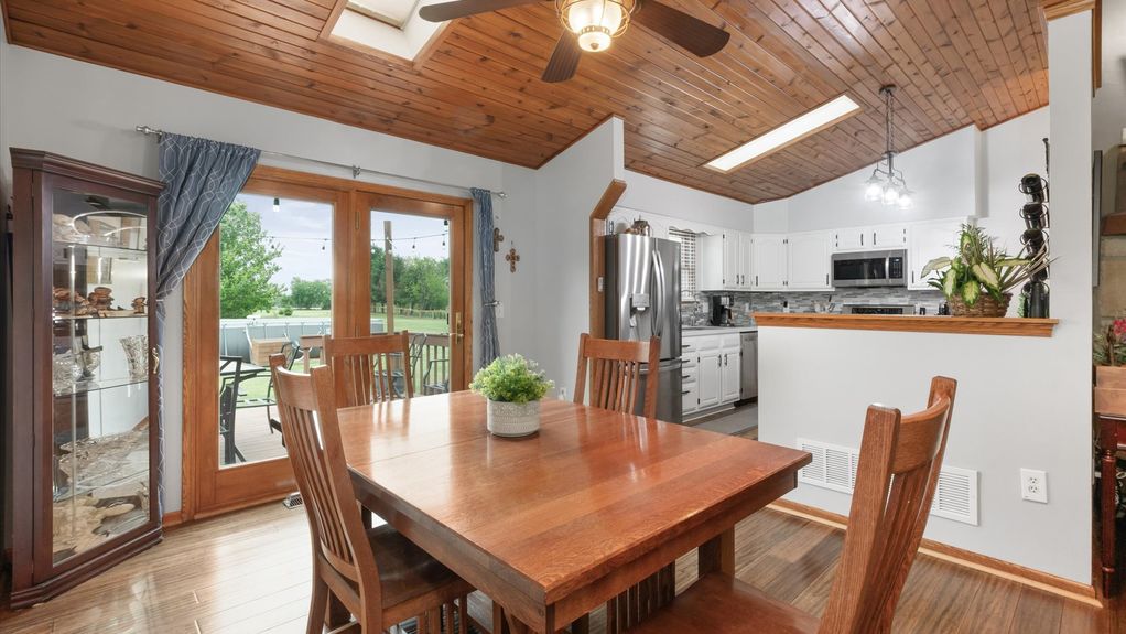 12-zj 8261 York Rd SW014