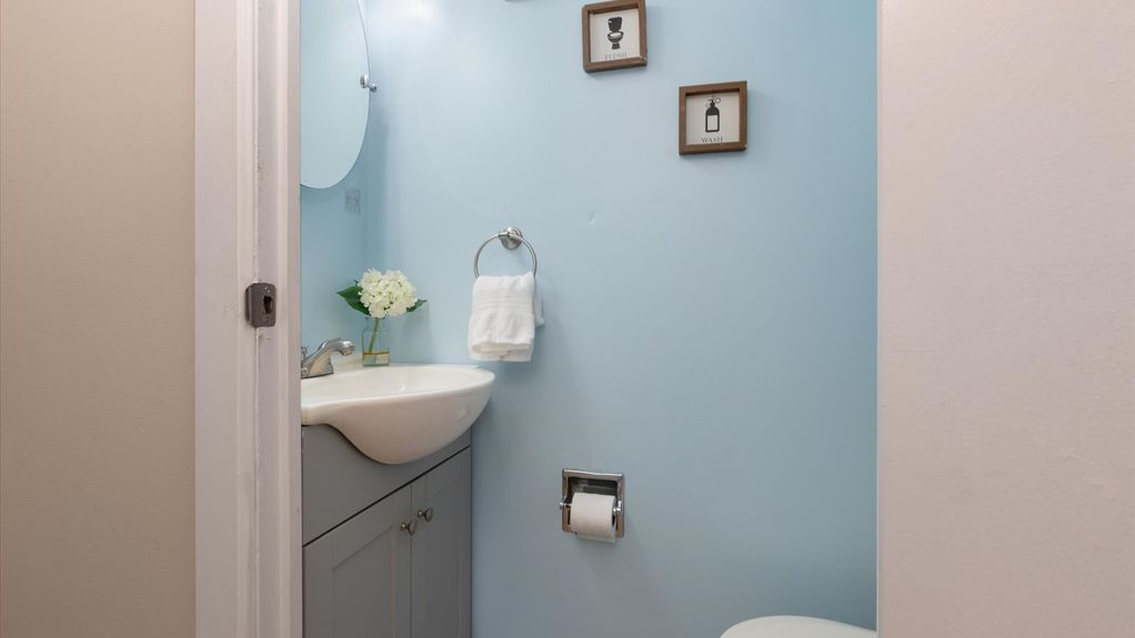 13-zj 321 Seneca Dr045