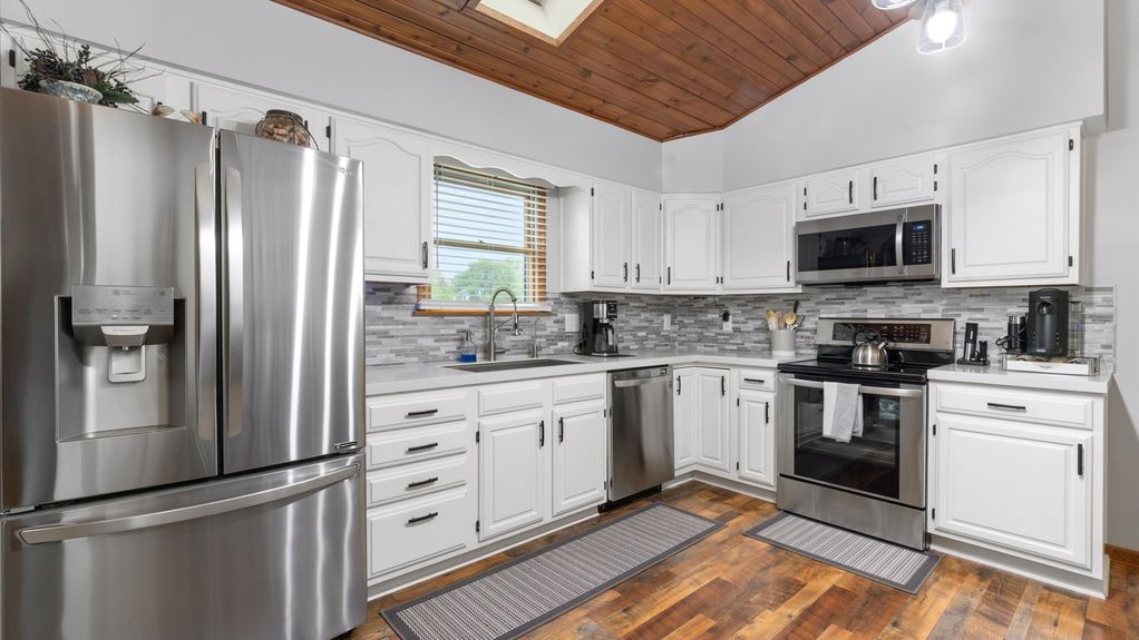13-zj 8261 York Rd SW016