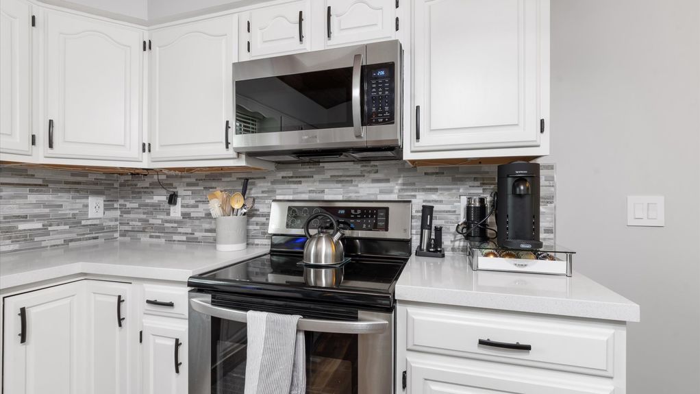14-zj 8261 York Rd SW019