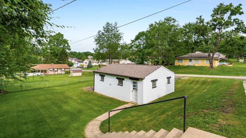 20-zj 321 Seneca Dr067