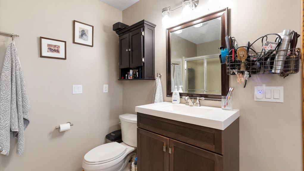 23-zj 8261 York Rd SW041
