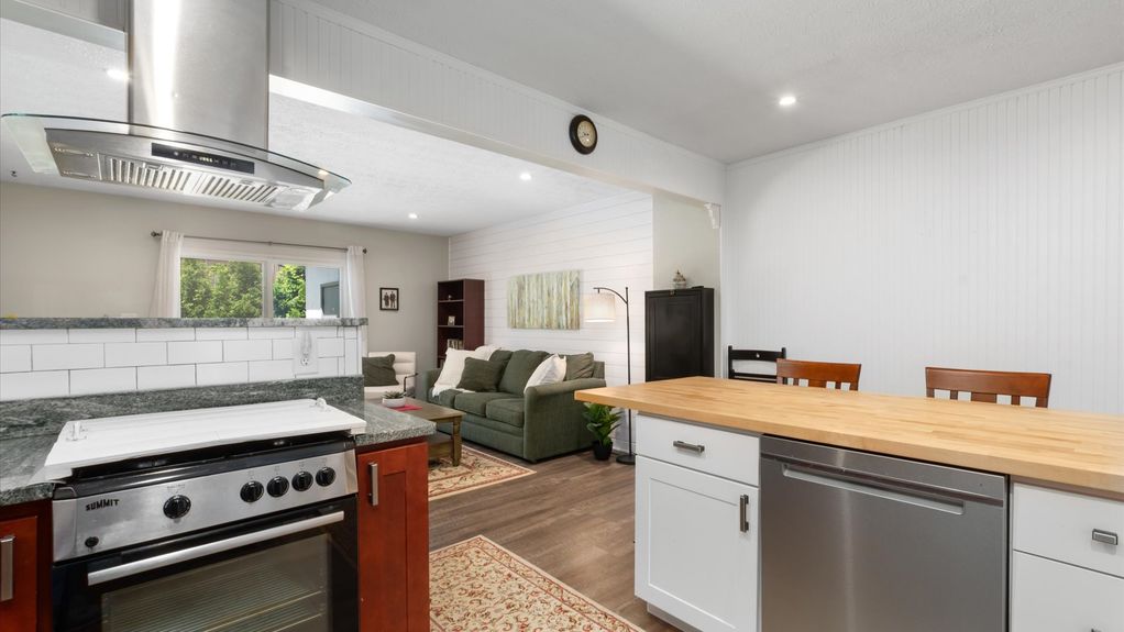 10-zj 1366 Londondale Pkwy029