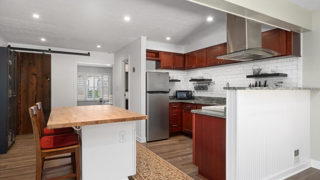 12-zj 1366 Londondale Pkwy034