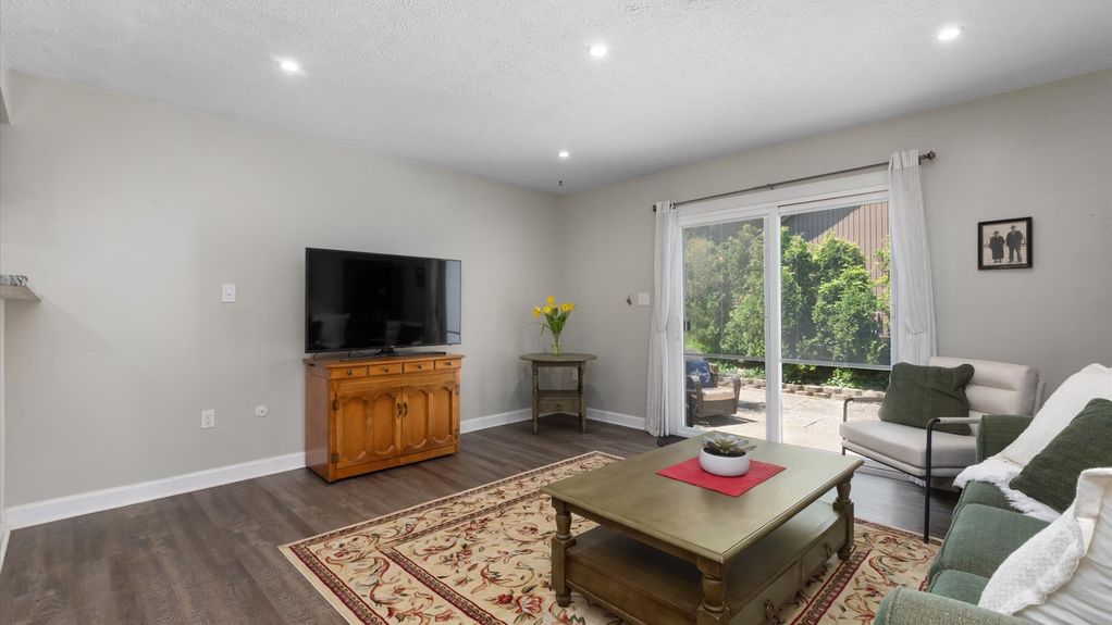 13-zj 1366 Londondale Pkwy037