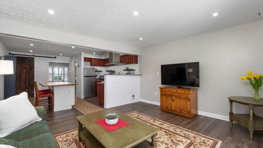15-zj 1366 Londondale Pkwy043