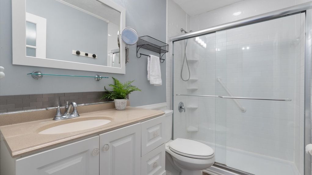 19-zj 1366 Londondale Pkwy051