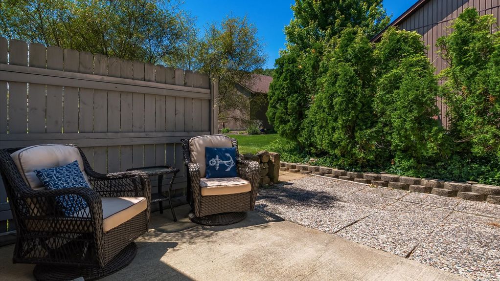 24-zj 1366 Londondale Pkwy068