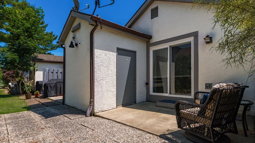 26-zj 1366 Londondale Pkwy071