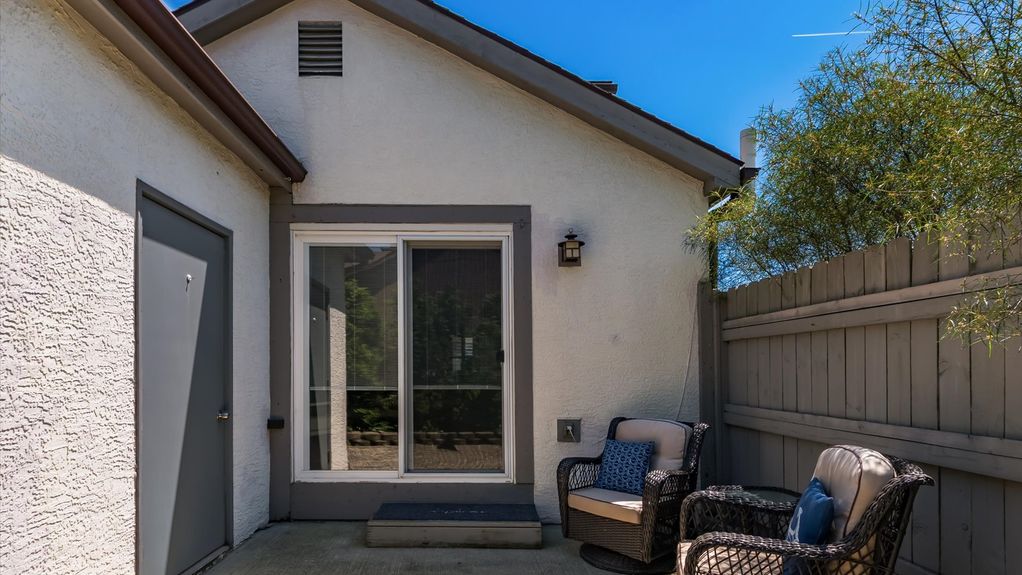 28-zj 1366 Londondale Pkwy073