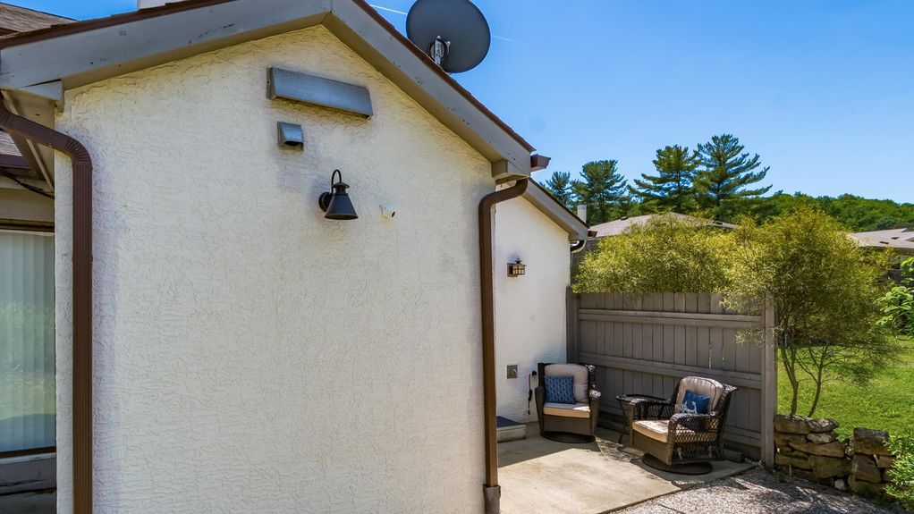 29-zj 1366 Londondale Pkwy074