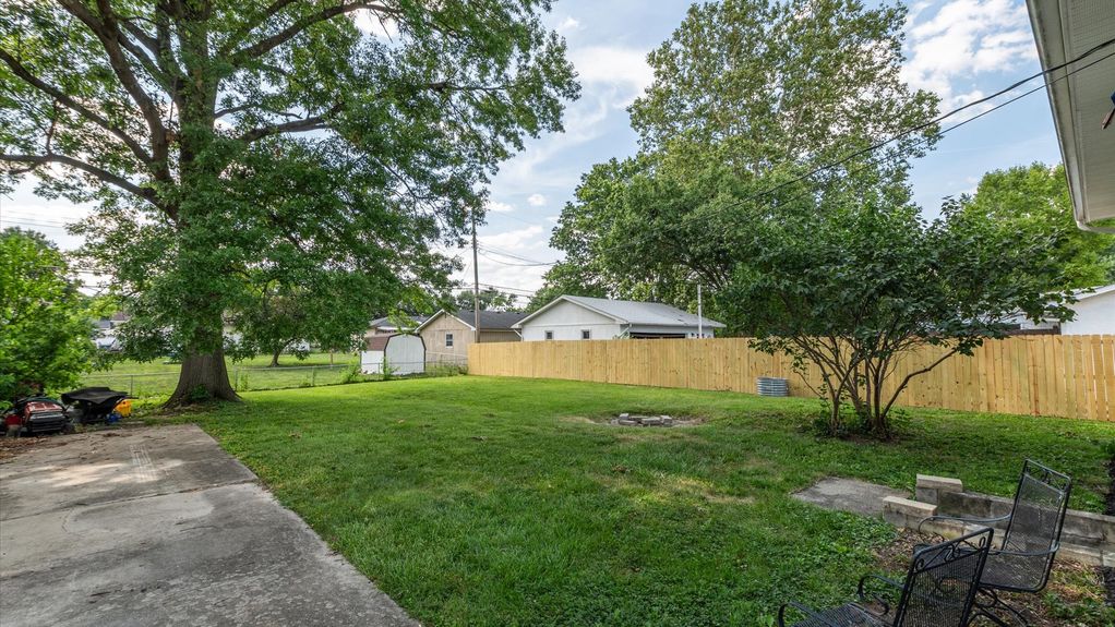 05-z 473 Barwood Dr006