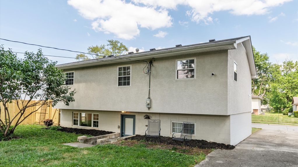 06-z 473 Barwood Dr007