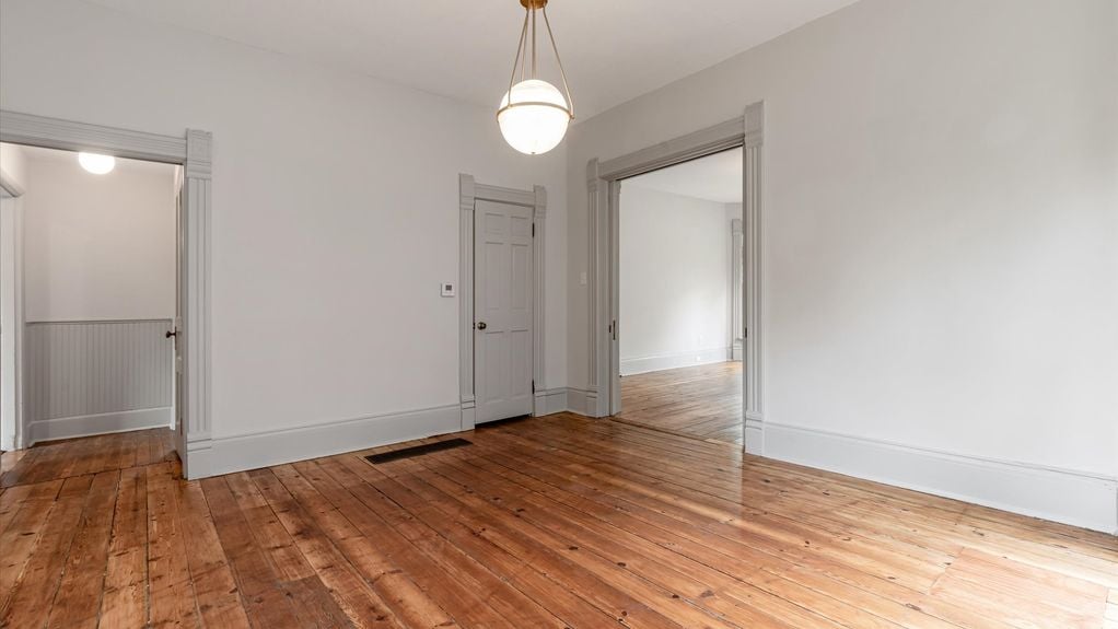 09-zj 423 Hudson Ave023