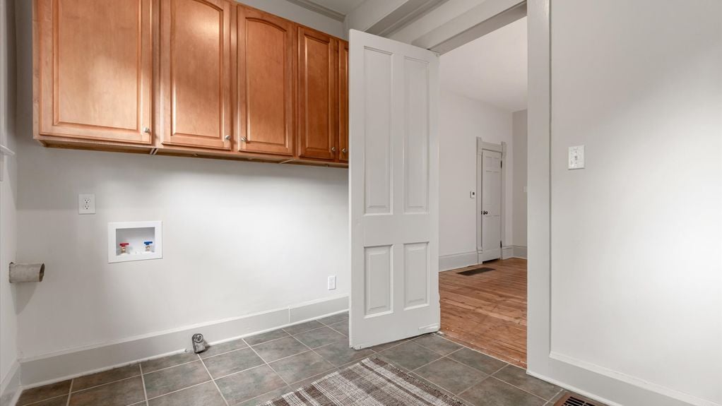11-zj 423 Hudson Ave028