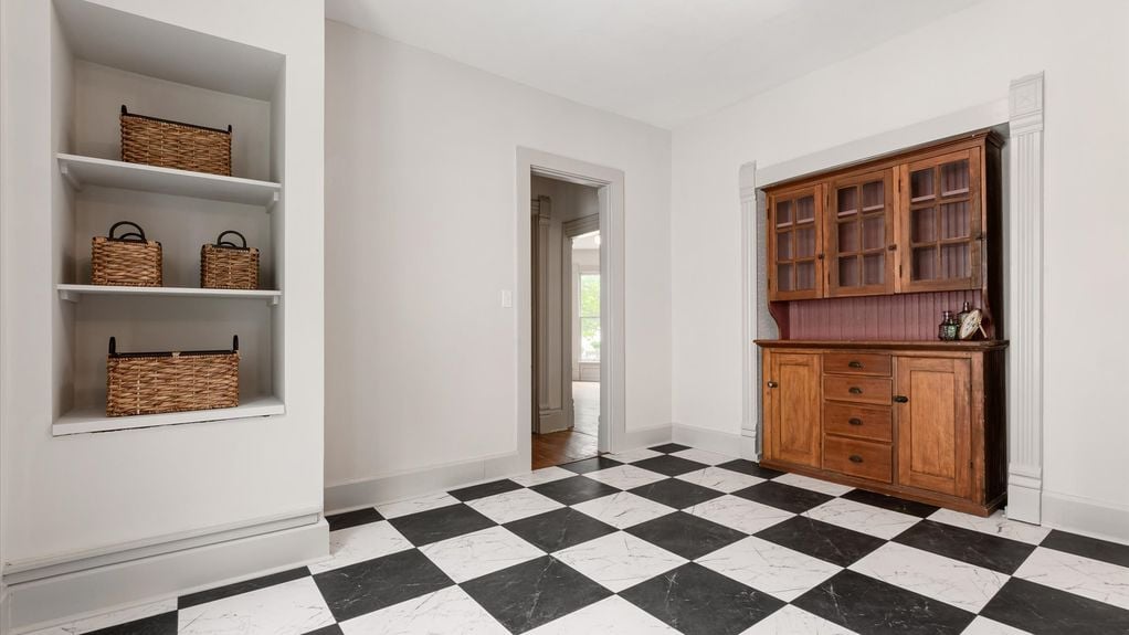 13-zj 423 Hudson Ave033