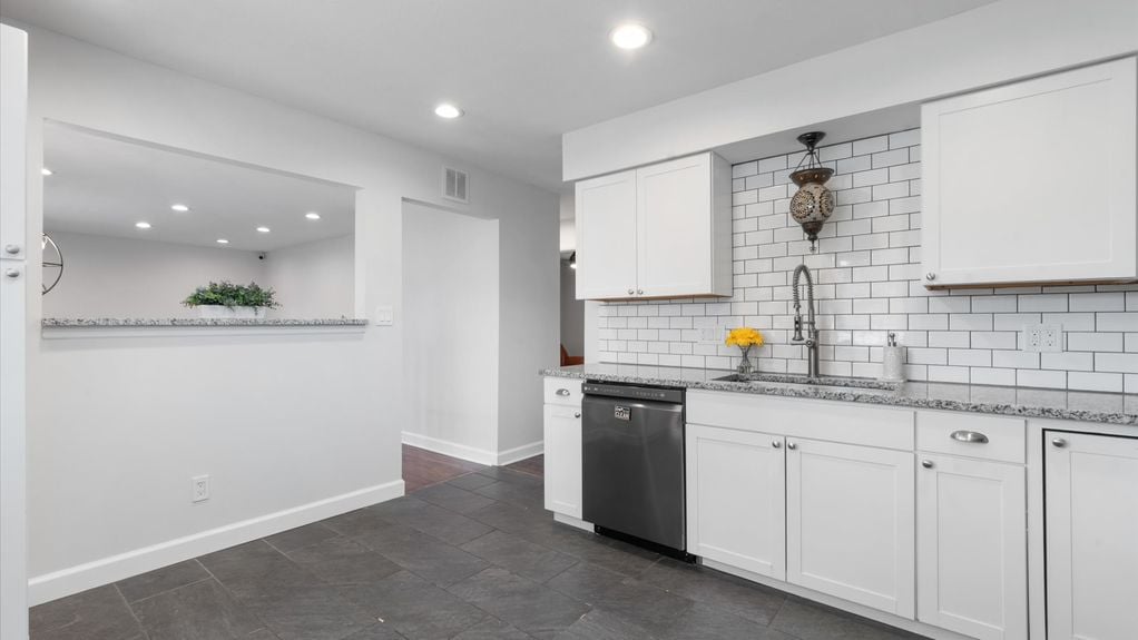 16-z 473 Barwood Dr032