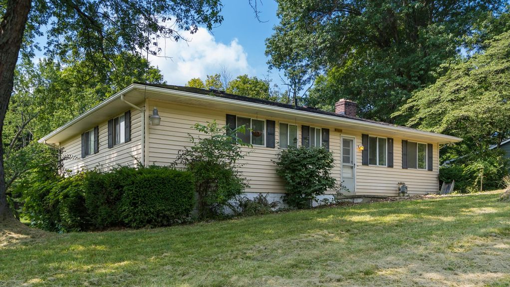 19-zj 18 Pine Village Dr063