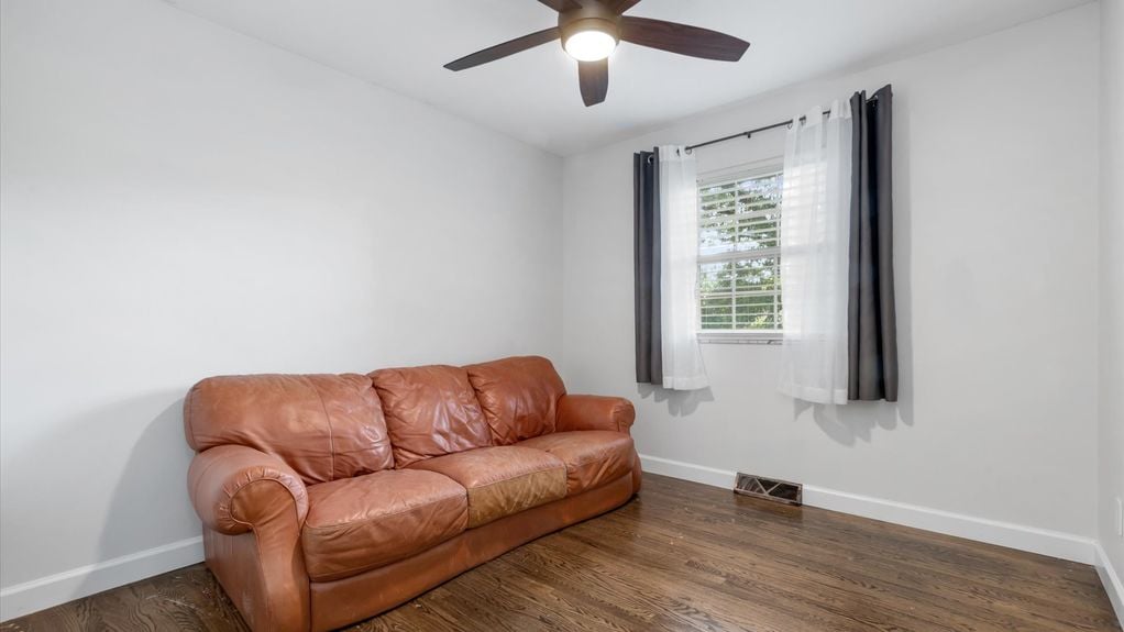 22-z 473 Barwood Dr047