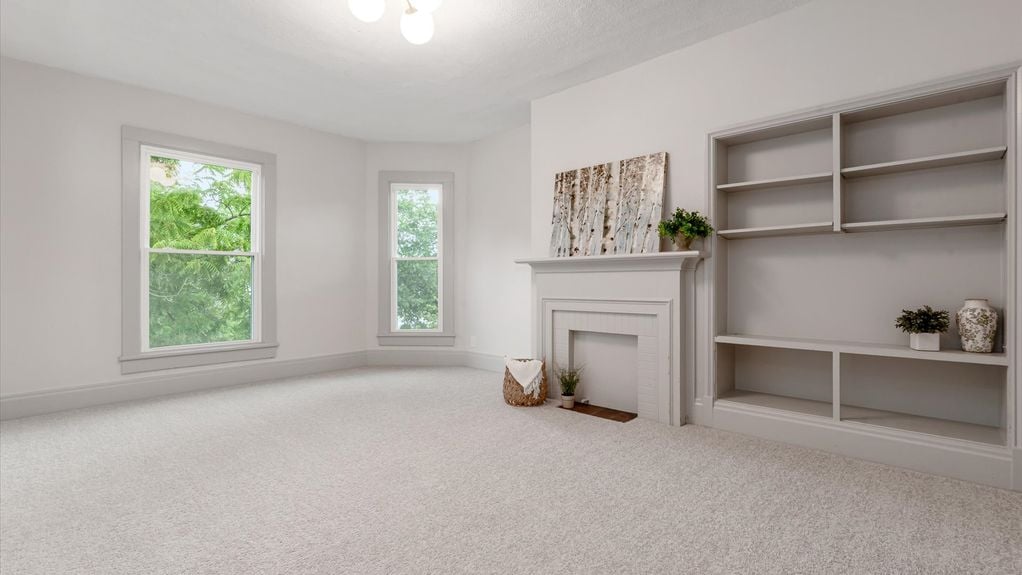 27-zj 423 Hudson Ave070