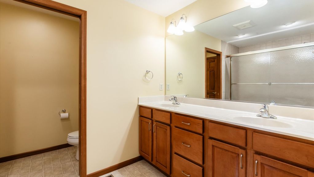 02-zj 125 Cassidy Ct008