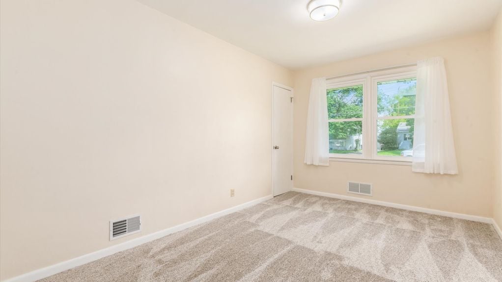 10-zj 717 Saratoga Ave039