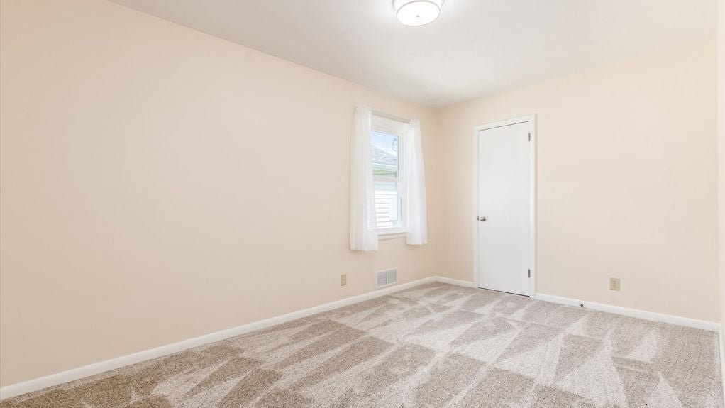 15-zj 717 Saratoga Ave052
