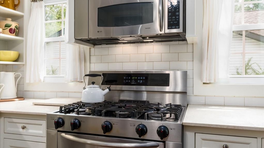 20-zj 1182 Evansdale Ave038