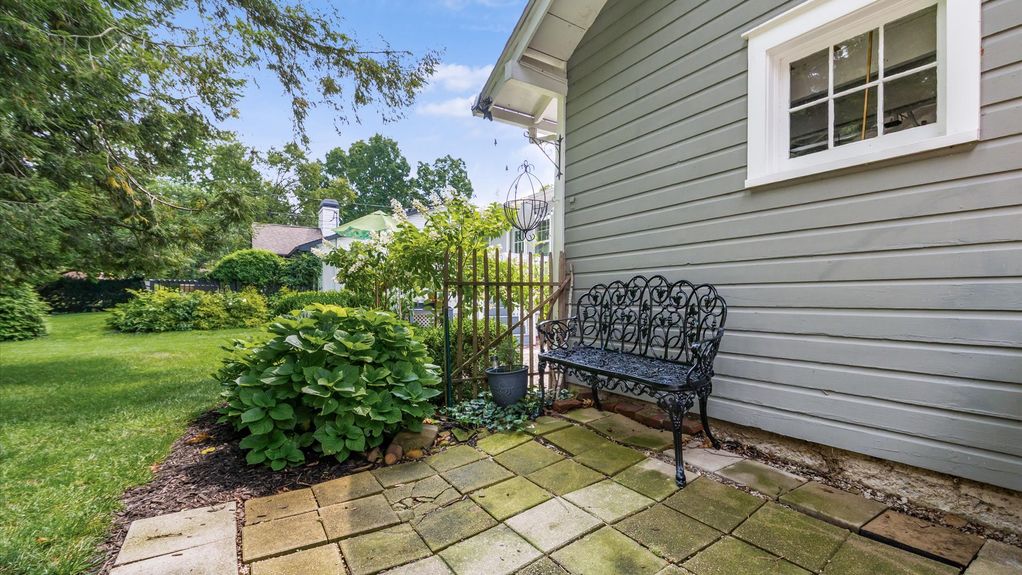 53-zj 1182 Evansdale Ave129