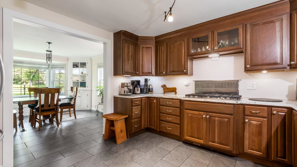 14-zj 1131 Parkview Rd051