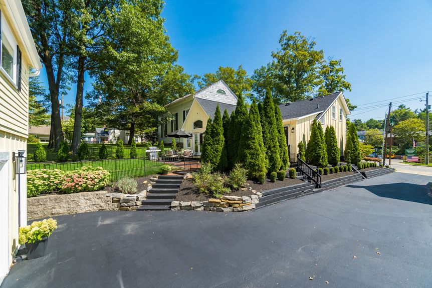 05-driveway-landscaping