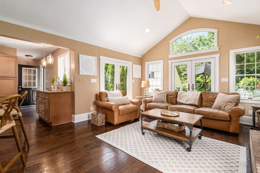 11-family-room-2