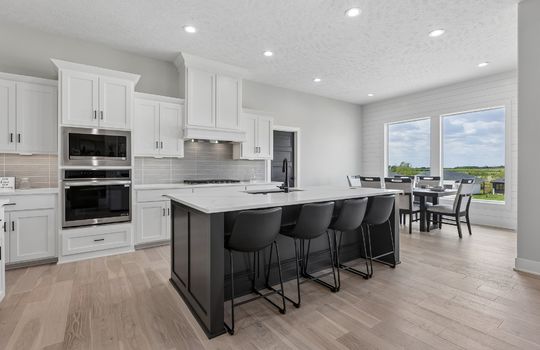 11-web-or-mls-8785 - 5502 N 213th St_011