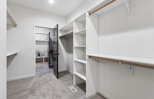 16-web-or-mls-11722 S 124th Ave_016