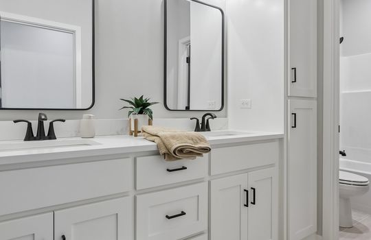 22-web-or-mls-8785 - 5502 N 213th St_022