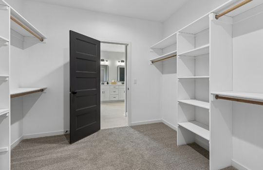 29-web-or-mls-8785 - 5502 N 213th St_029