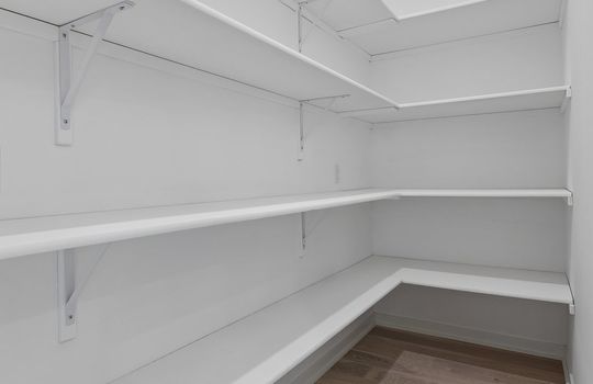 32-web-or-mls-8785 - 5502 N 213th St_032