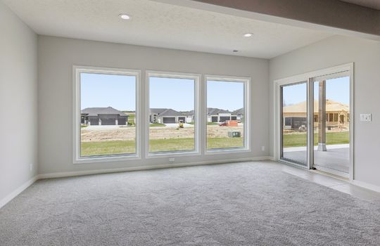 33-web-or-mls-8785 - 5502 N 213th St_033