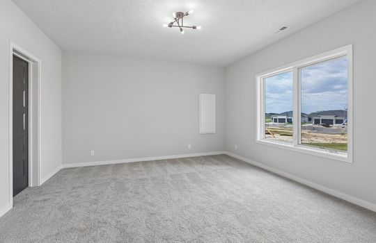34-web-or-mls-8785 - 5502 N 213th St_034
