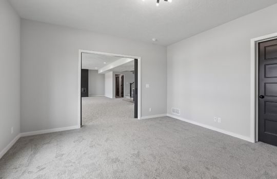 35-web-or-mls-8785 - 5502 N 213th St_035