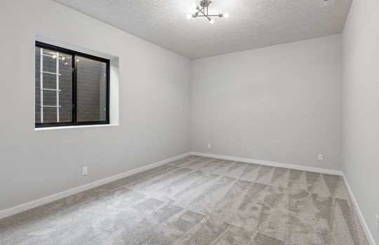 36-web-or-mls-8785 - 5502 N 213th St_036