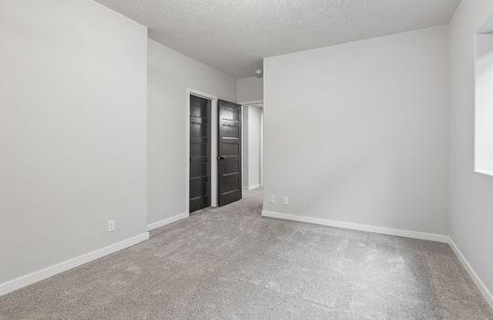37-web-or-mls-8785 - 5502 N 213th St_037