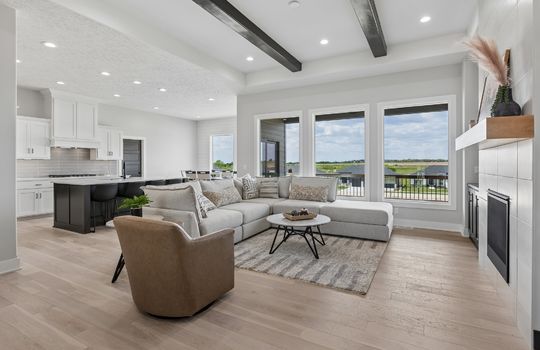 4-web-or-mls-8785 - 5502 N 213th St_004