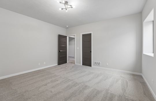 40-web-or-mls-19505 Allied St_040